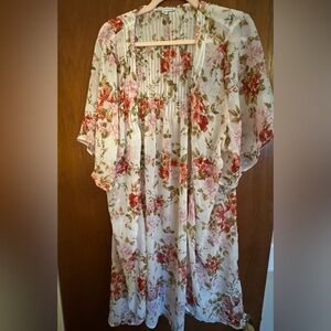 American Eagle Outfitters Floral Kimono with Red and Cream